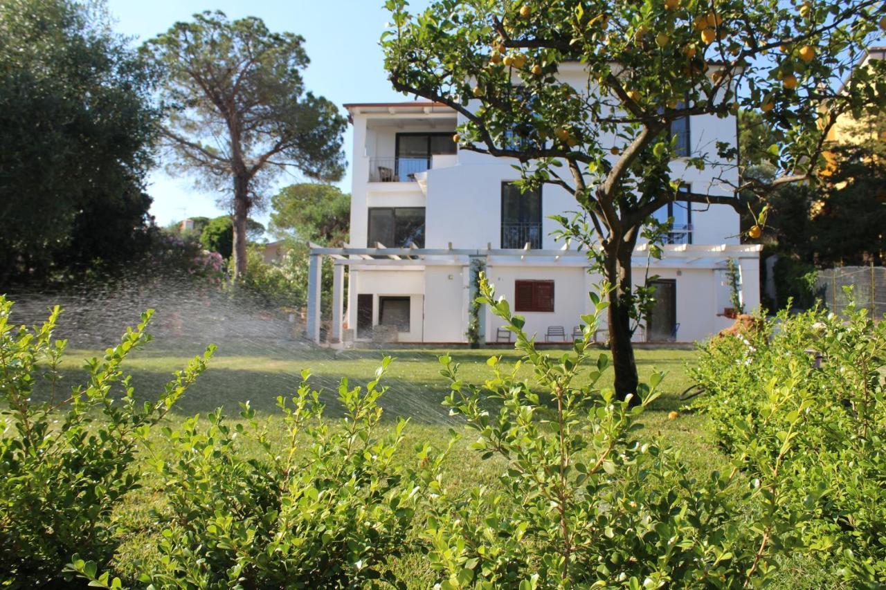 Villa La Conchiglia Rooms กาลา ลีเบรอตโต ภายนอก รูปภาพ