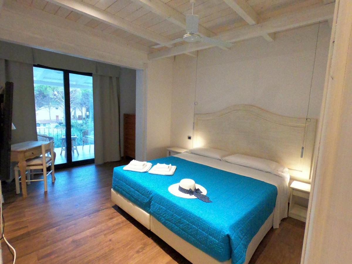Villa La Conchiglia Rooms กาลา ลีเบรอตโต ภายนอก รูปภาพ