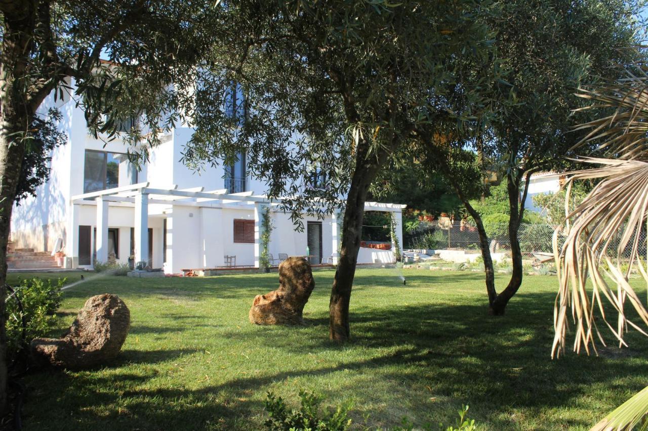 Villa La Conchiglia Rooms กาลา ลีเบรอตโต ภายนอก รูปภาพ