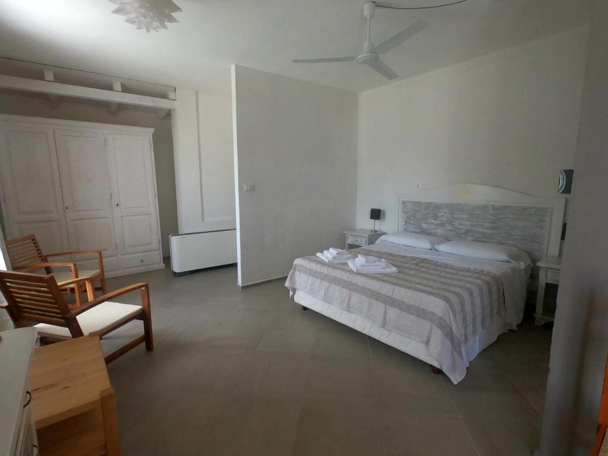 Villa La Conchiglia Rooms กาลา ลีเบรอตโต ภายนอก รูปภาพ