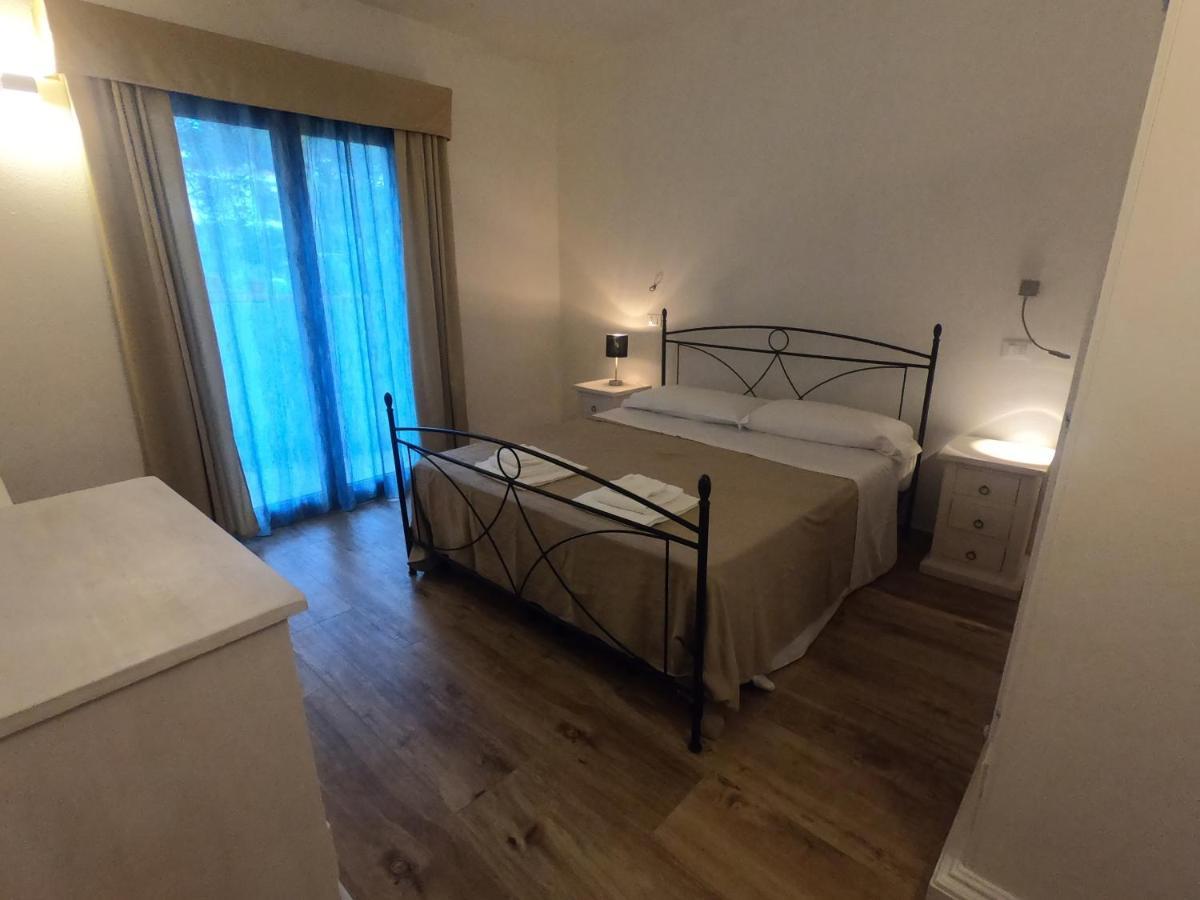 Villa La Conchiglia Rooms กาลา ลีเบรอตโต ภายนอก รูปภาพ