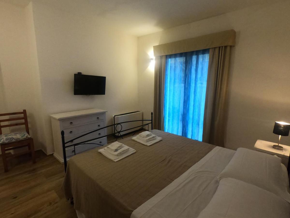 Villa La Conchiglia Rooms กาลา ลีเบรอตโต ภายนอก รูปภาพ