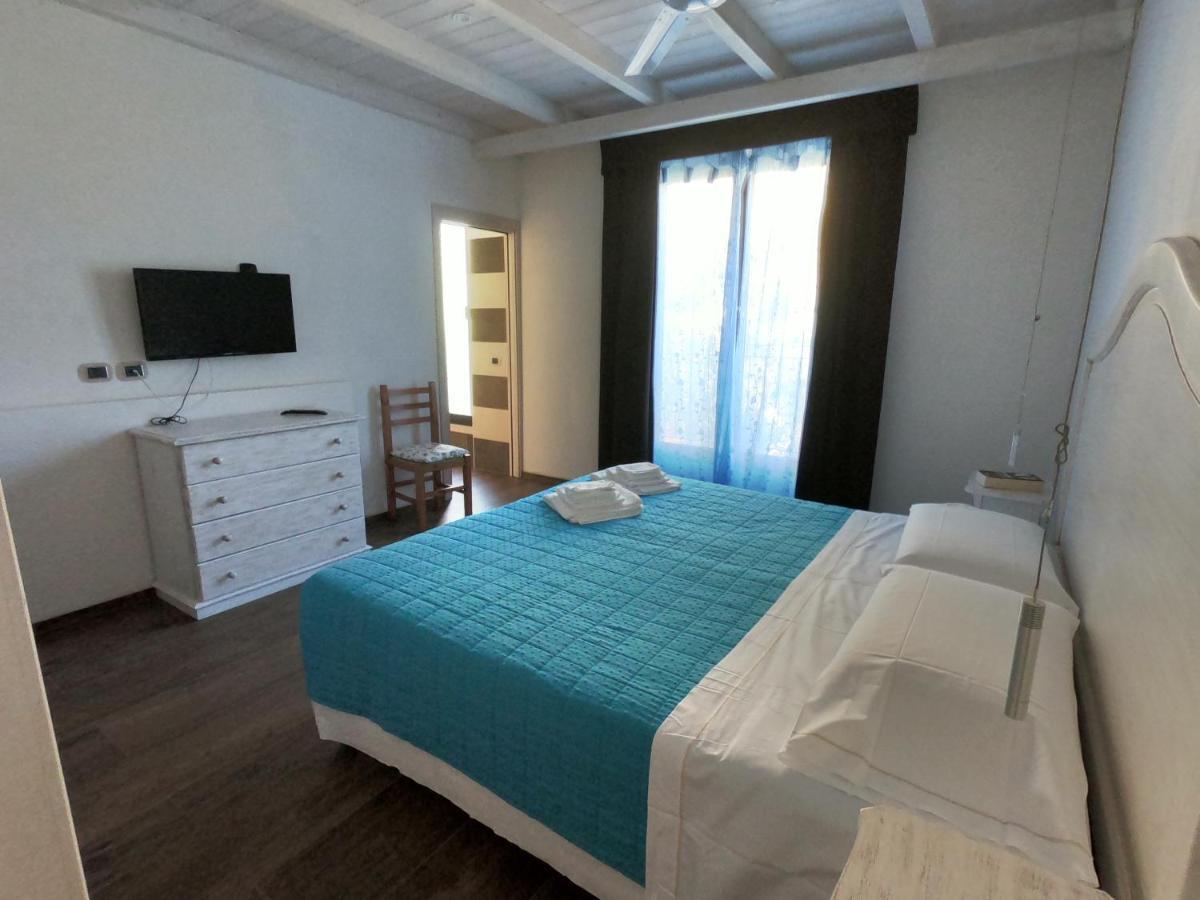 Villa La Conchiglia Rooms กาลา ลีเบรอตโต ภายนอก รูปภาพ