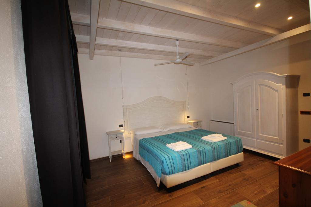 Villa La Conchiglia Rooms กาลา ลีเบรอตโต ภายนอก รูปภาพ