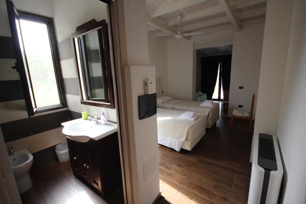 Villa La Conchiglia Rooms กาลา ลีเบรอตโต ภายนอก รูปภาพ