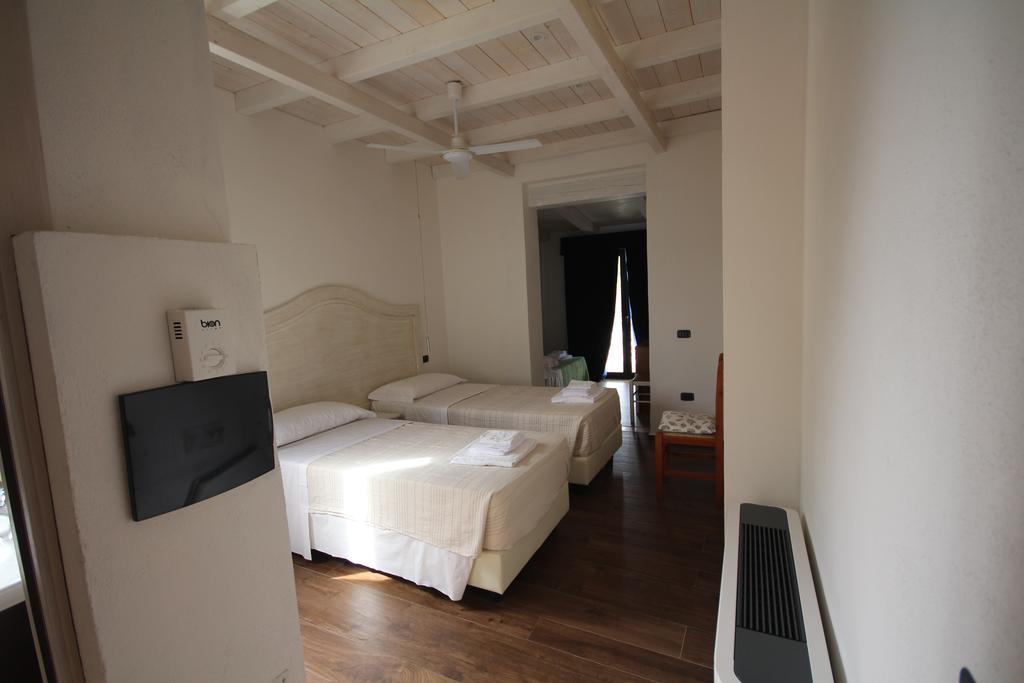Villa La Conchiglia Rooms กาลา ลีเบรอตโต ภายนอก รูปภาพ
