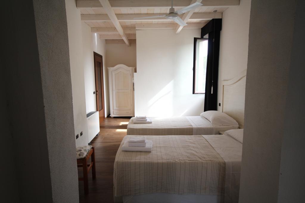 Villa La Conchiglia Rooms กาลา ลีเบรอตโต ภายนอก รูปภาพ